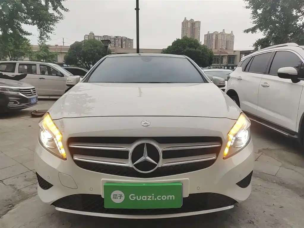 Mercedes-Benz A-Class (Import) 2015 A 180 фото 3