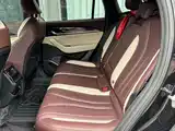 Фото 9 - Geely Monjaro