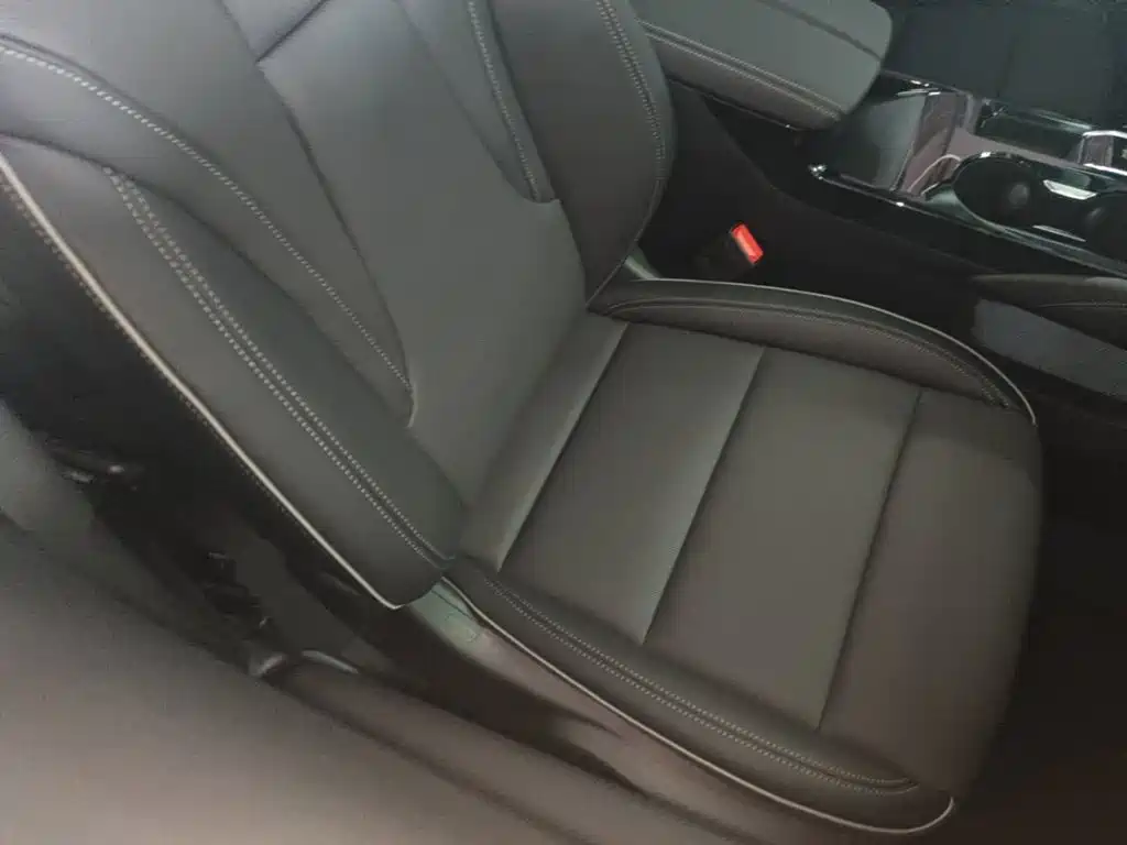 Buick Envision Plus 2026 2025 Enclave Plus 28T 2WD Platinum Edition