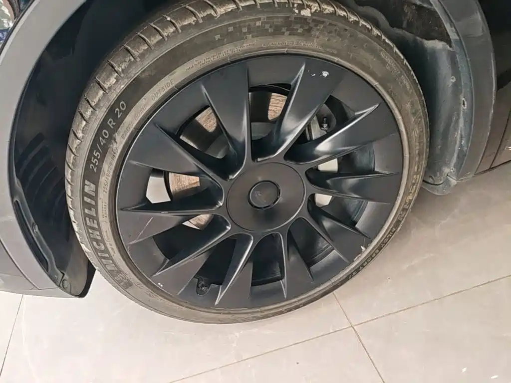 Фото 23 - Tesla Model Y