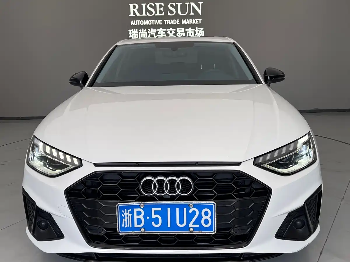 Audi A4L 2022 40 TFSI Luxury Dynamic фото 17