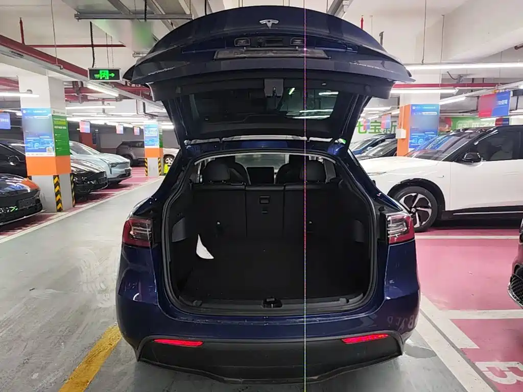 Фото 19 - Tesla Model Y