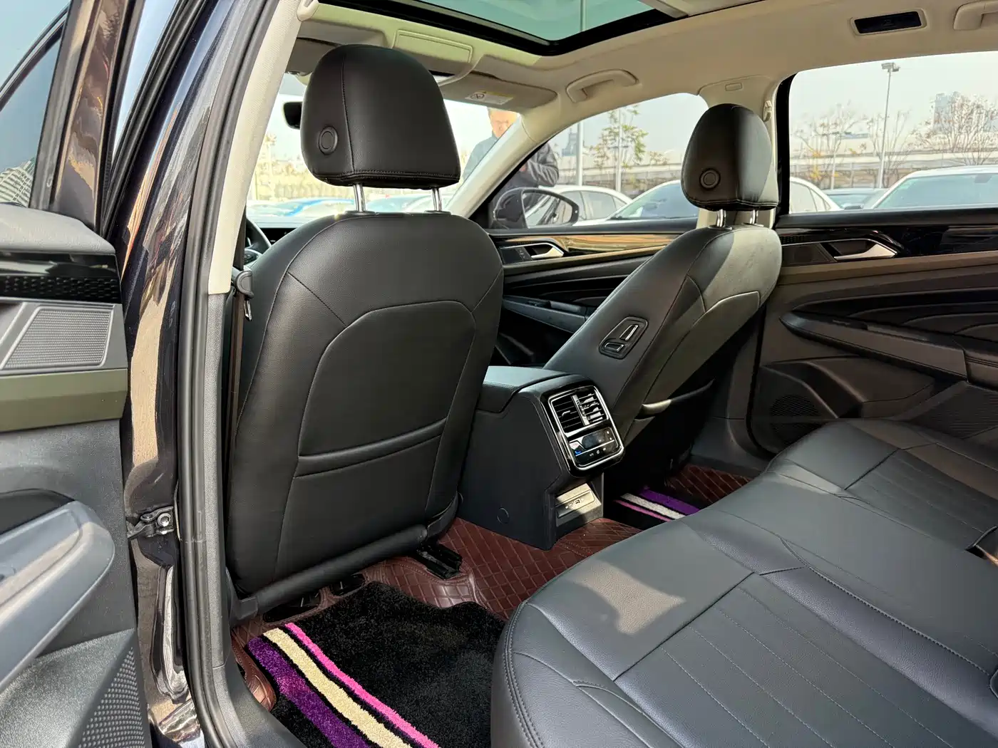 Volkswagen Passat 2022 330TSI Elite Edition фото 10