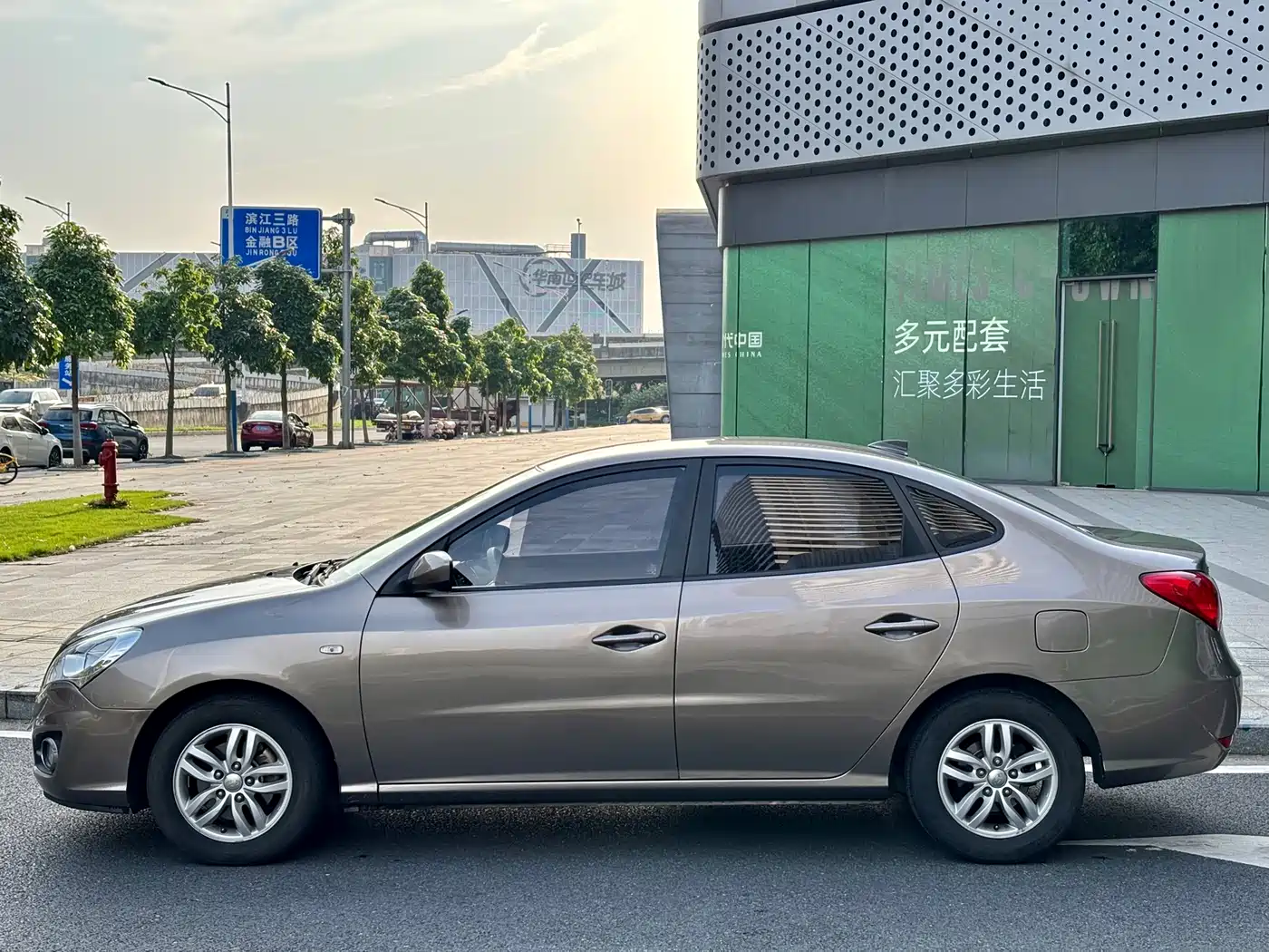 Hyundai Elantra 2011 1.6L Automatic Comfort фото 5