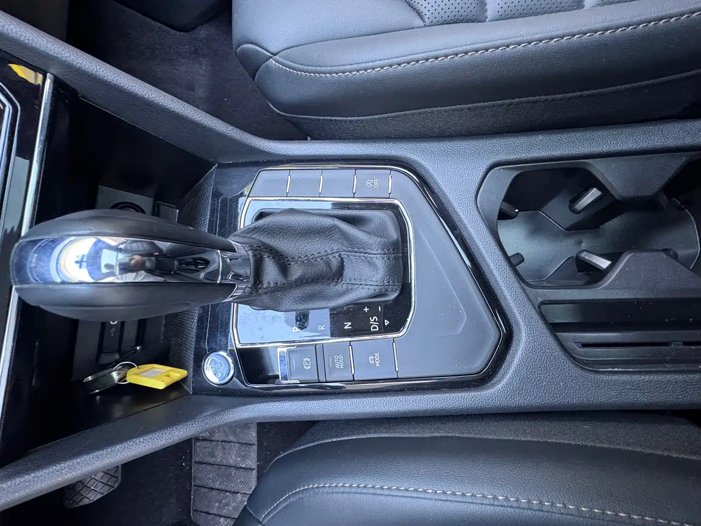 Volkswagen Tharu 2022 280TSI FWD Luxury Edition фото 22