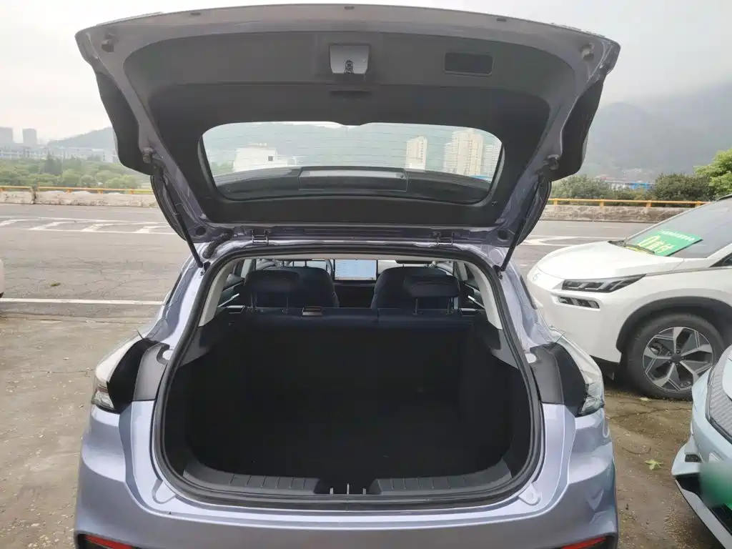 Geely Geometry M6 2023 2022 450 New Intelligence Edition