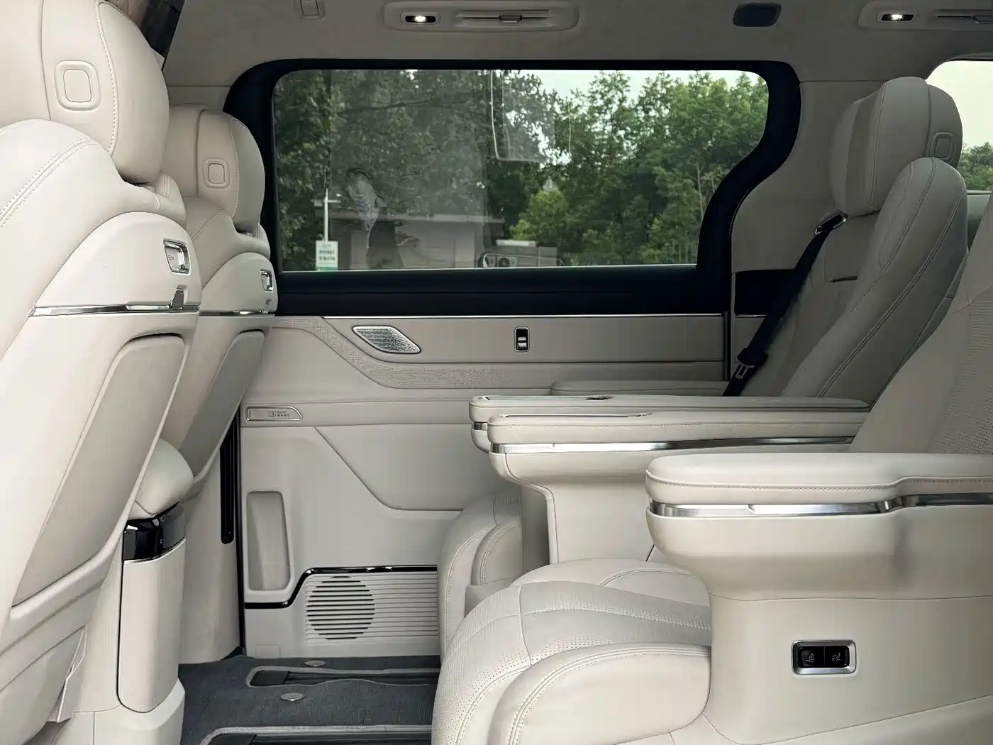 Geely Galaxy Galaxy V900 2026 2026 Model Year Base Version 6-Seater