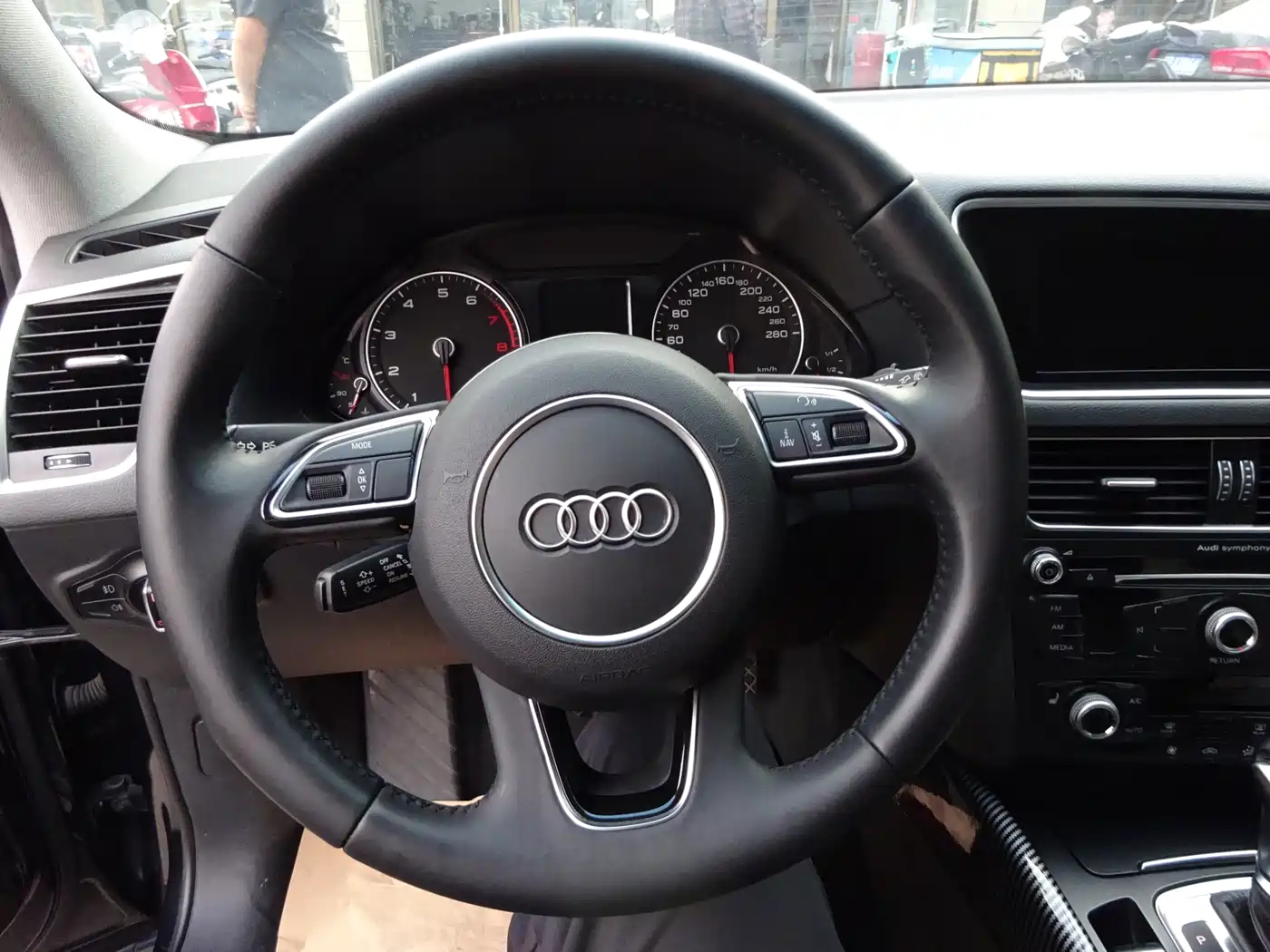 AUDI Q5