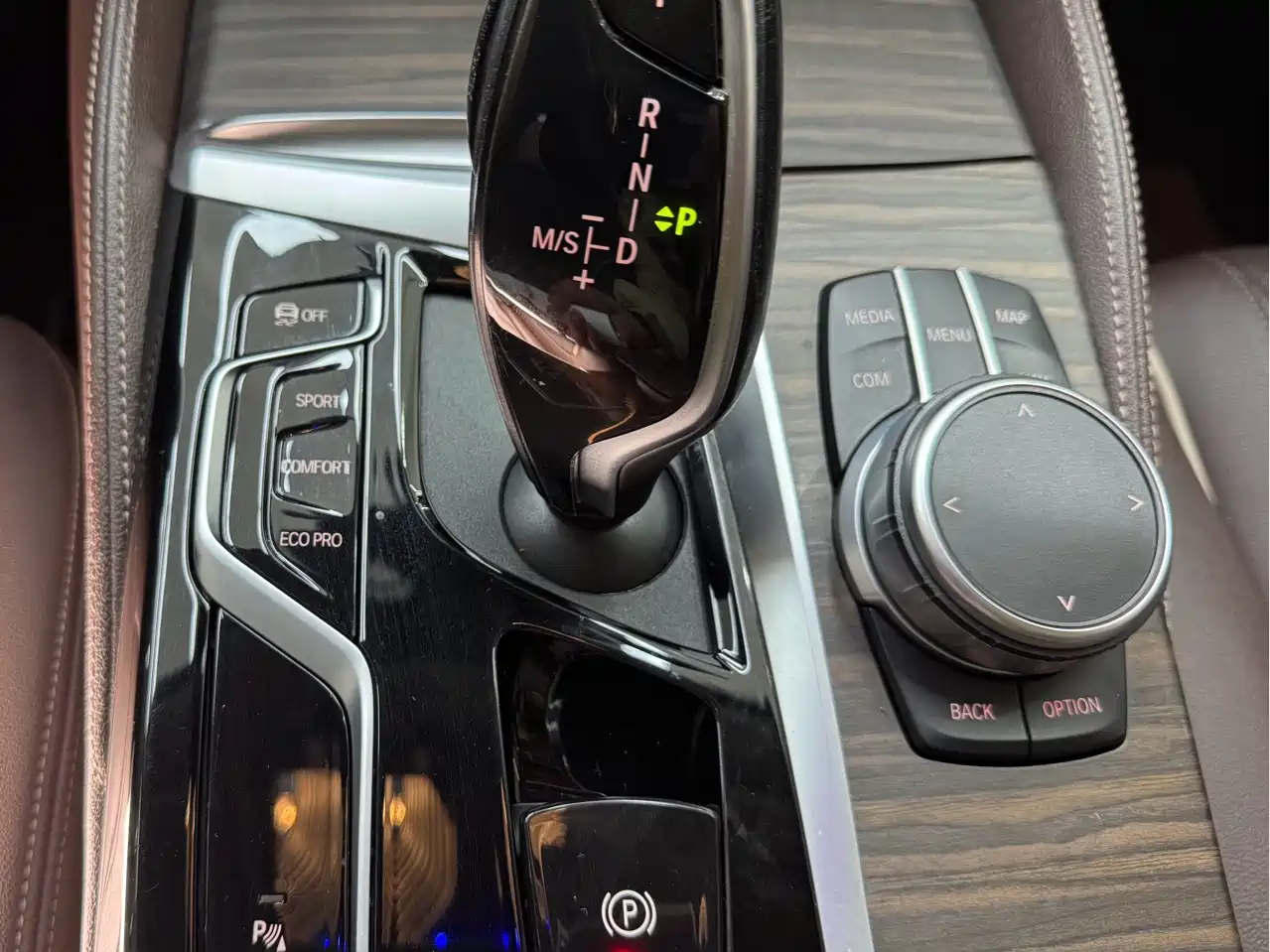BMW 5 Series 2021 530Li Leading Luxury Package фото 25