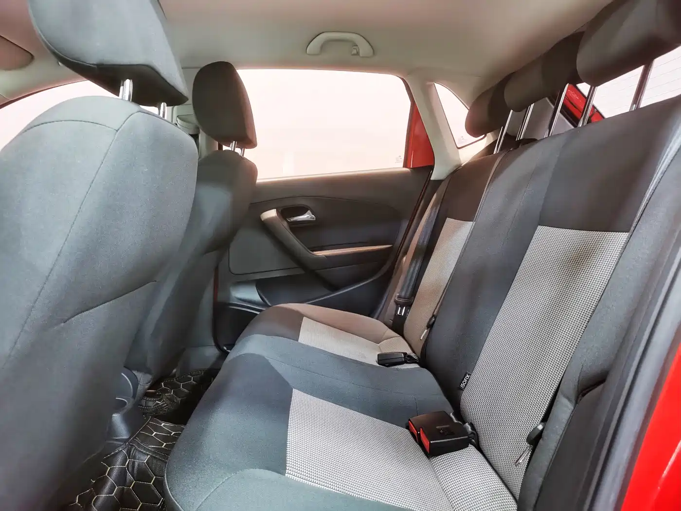 Volkswagen Polo 2018 1.5L Manual Safe Drive фото 16