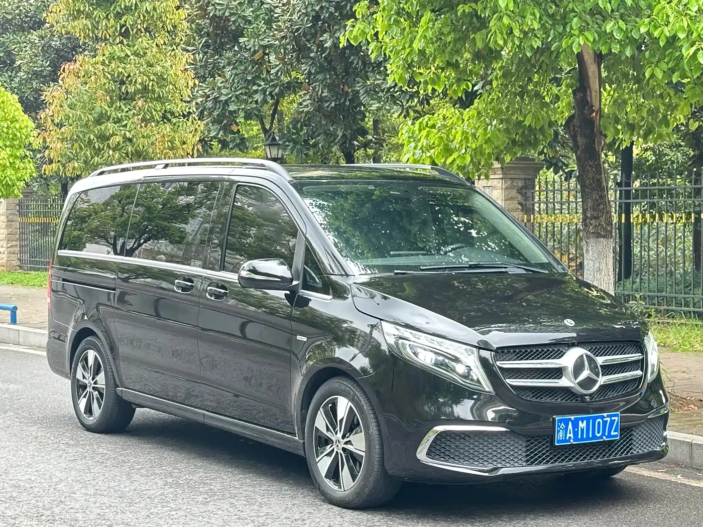MERCEDES-BENZ V CLASS