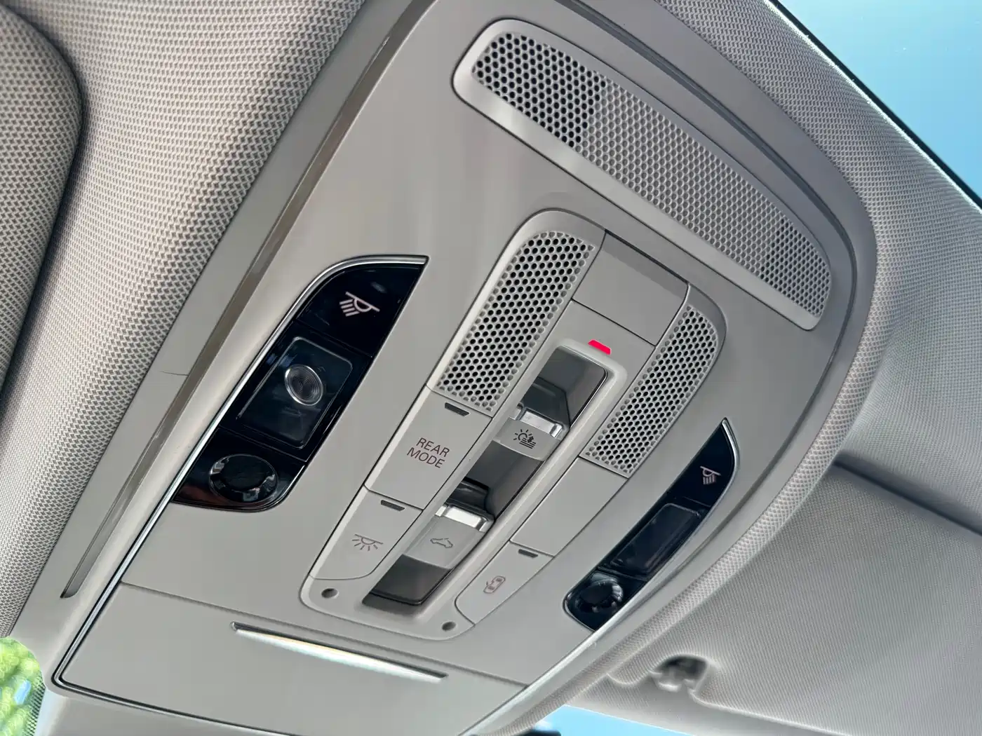 Audi A8 2011 A8L 3.0 TFSI quattro Comfort (213kW) фото 28