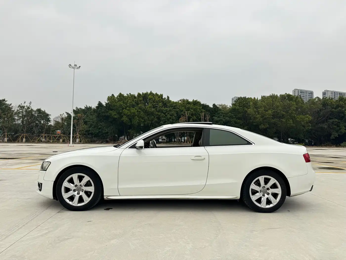 Audi A5 (Import) 2010 2.0TFSI Coupe Style Edition фото 7