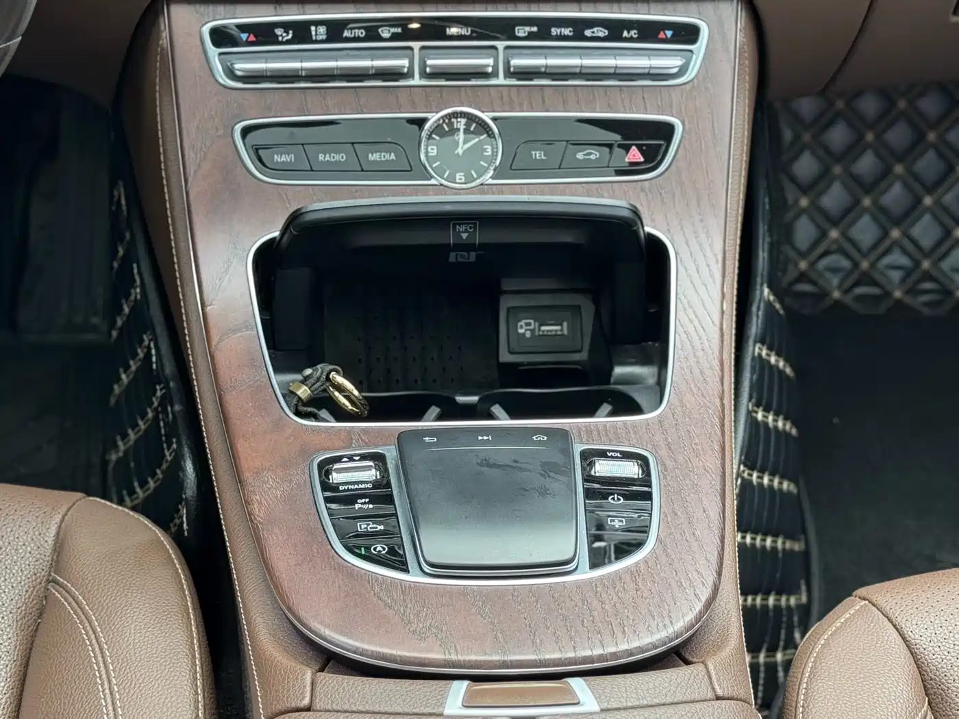 Mercedes-Benz E-Class 2020 E 300 L Luxury Model фото 11