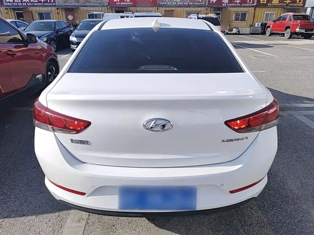 Hyundai Verna 2016 1.4L Manual Cool Edition GLS фото 6
