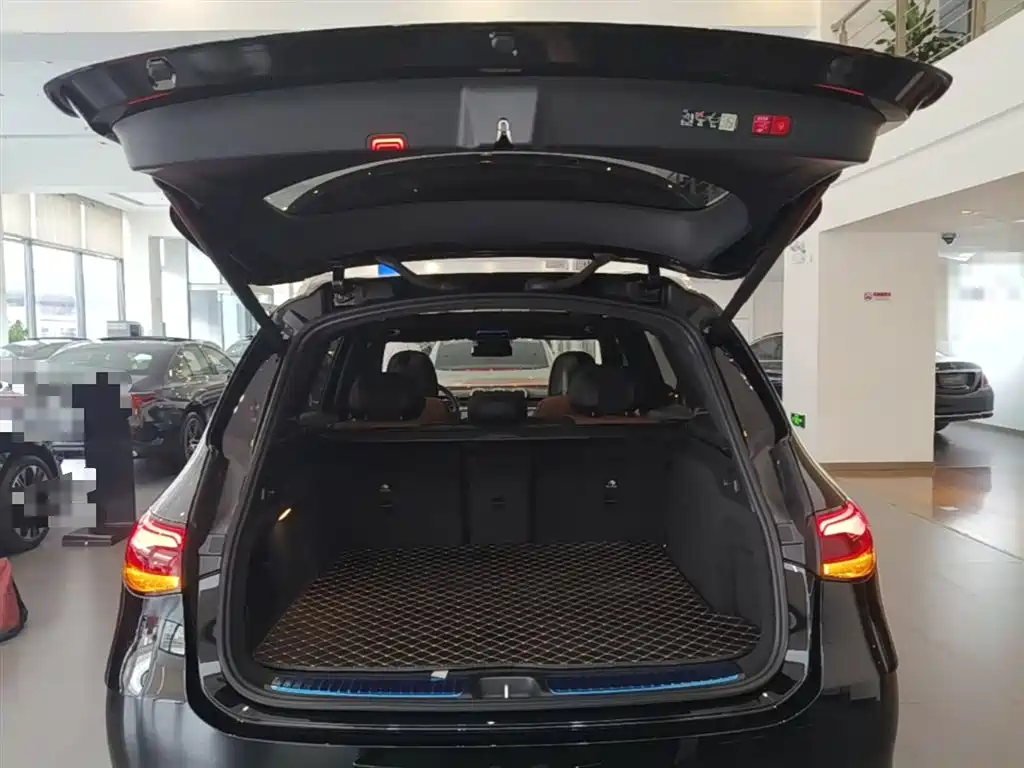 Mercedes-Benz GLC 2024 GLC 260 L 4MATIC Luxury 5-seater фото 19