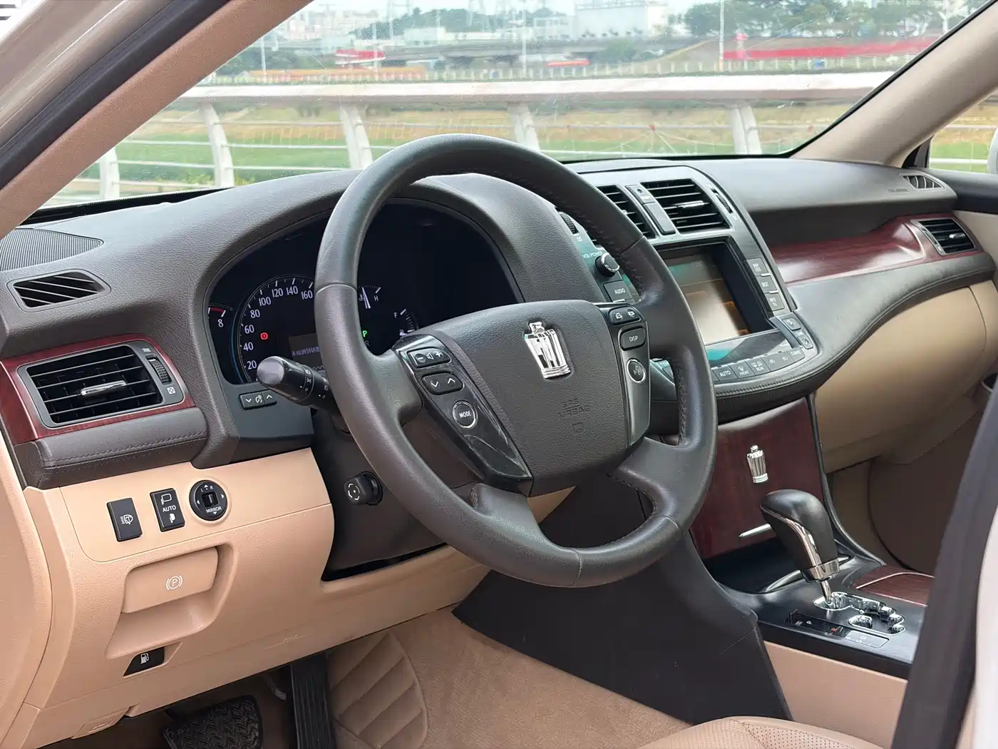 Toyota Crown 2010 3.0L Royal Saloon фото 4