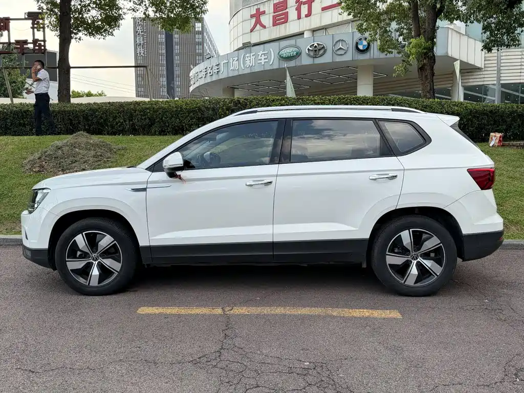 Volkswagen Tharu, миниатюра 3