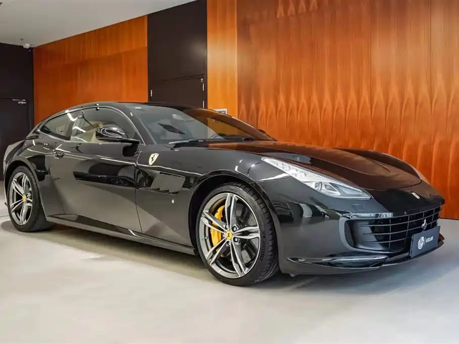 Ferrari GTC4Lusso 2016 6.3L V12 фото 3