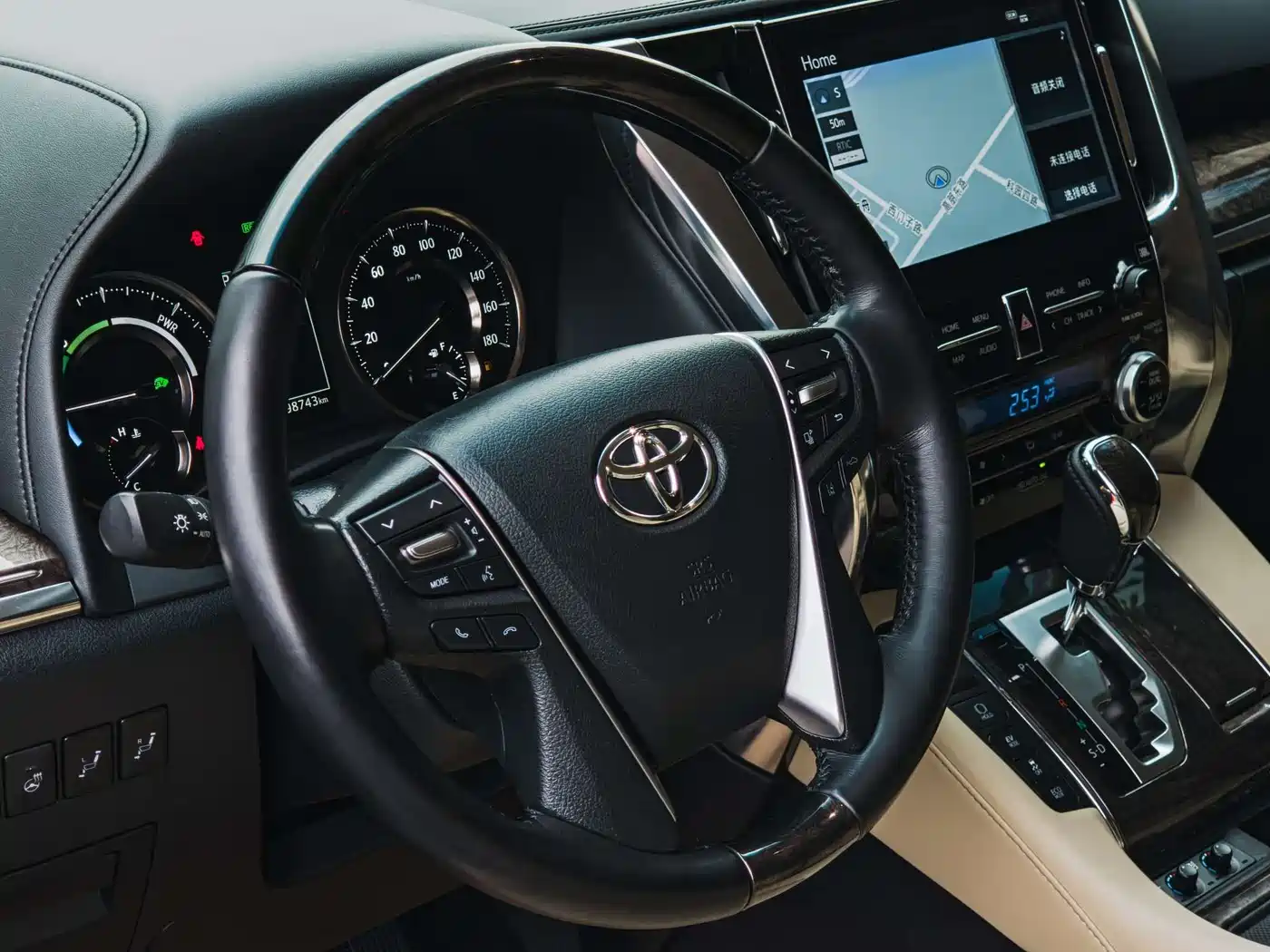 Toyota Vellfire 2020 Twin Engine 2.5L HV Premium Edition фото 5