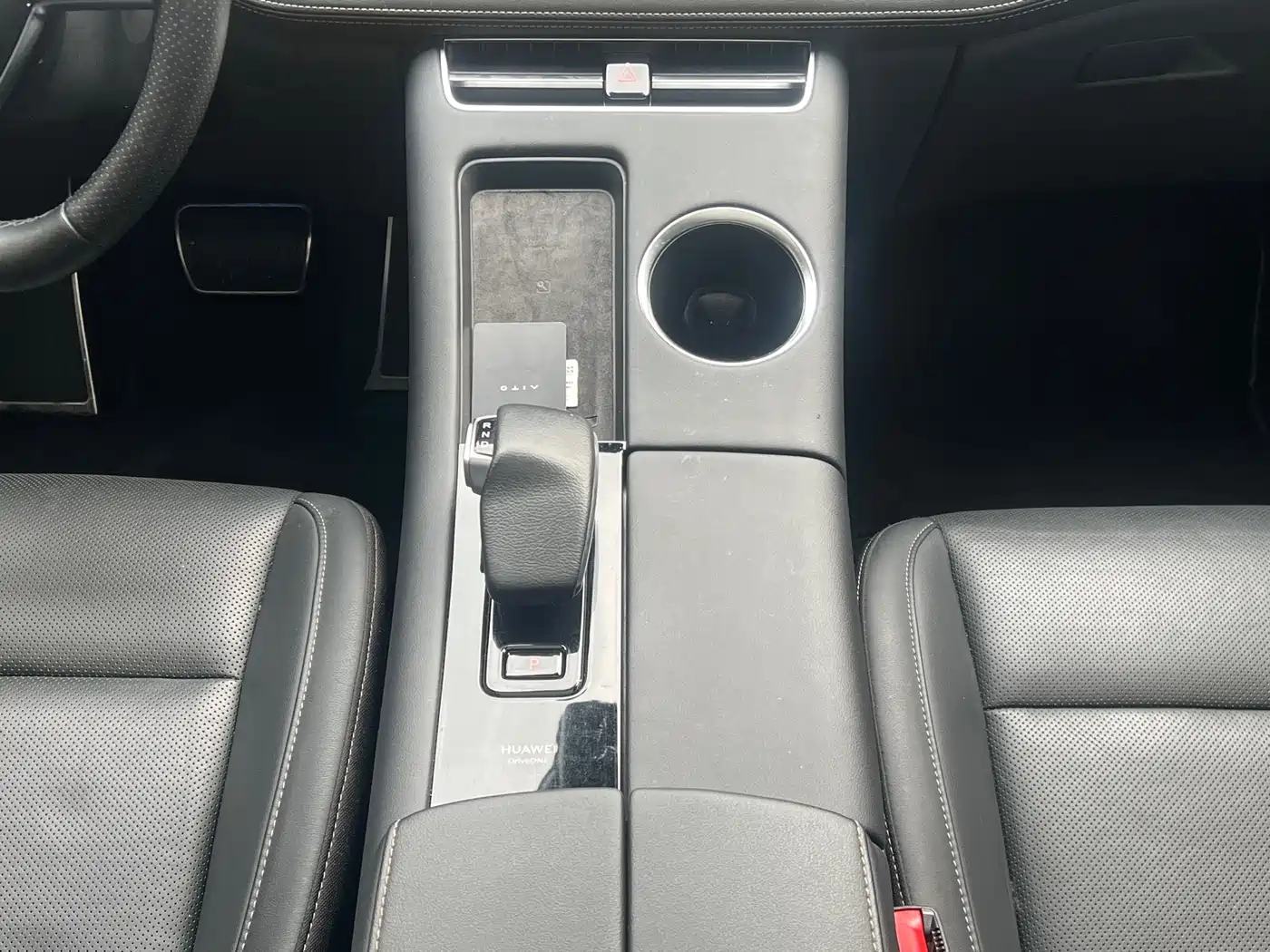 AITO Wenjie AITO M5 2022 Extended Range AWD Performance Edition фото 23