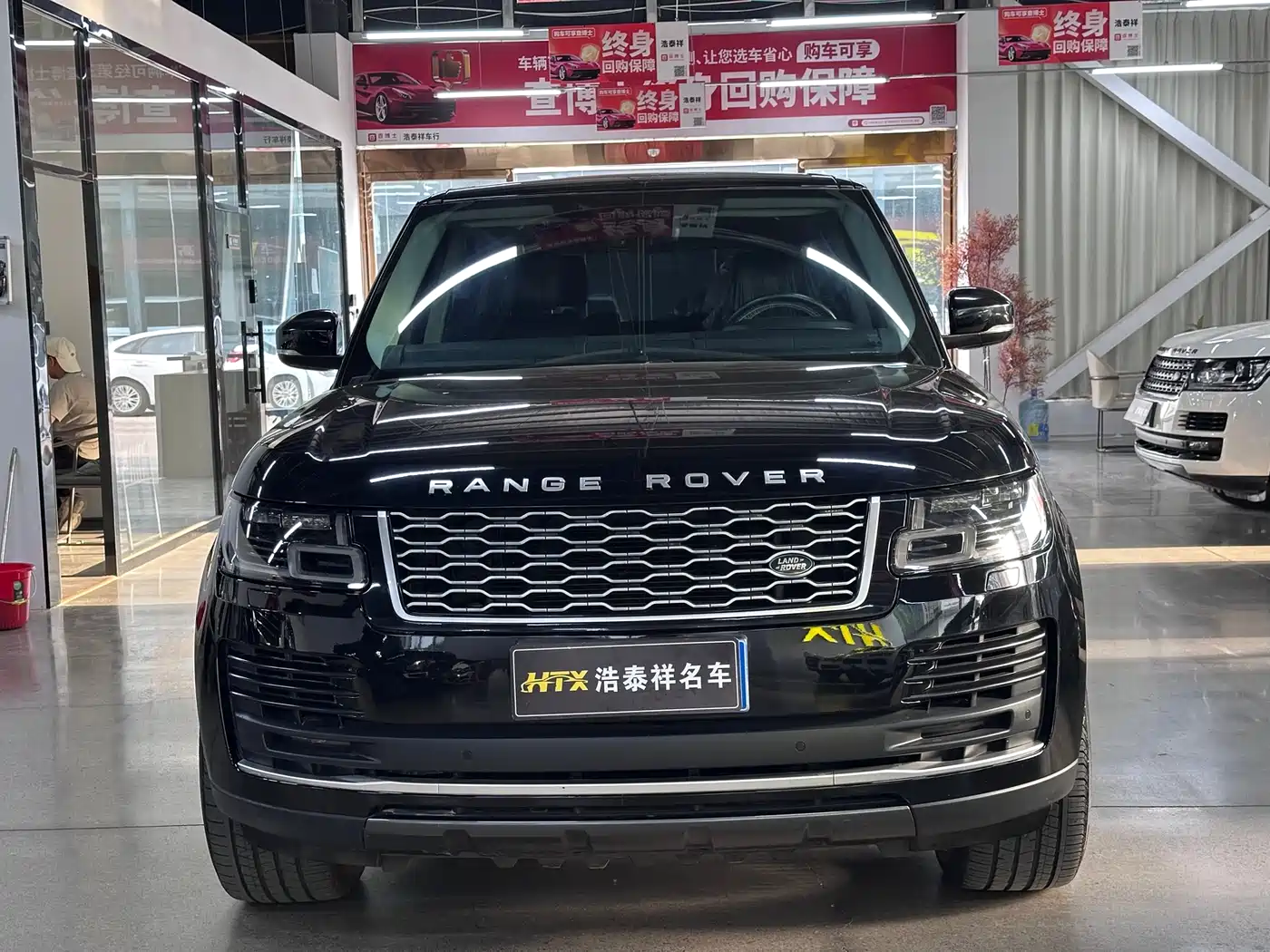 Land Rover Range Rover 2018 3.0 SC V6 Vogue Heritage Extended Edition фото 2