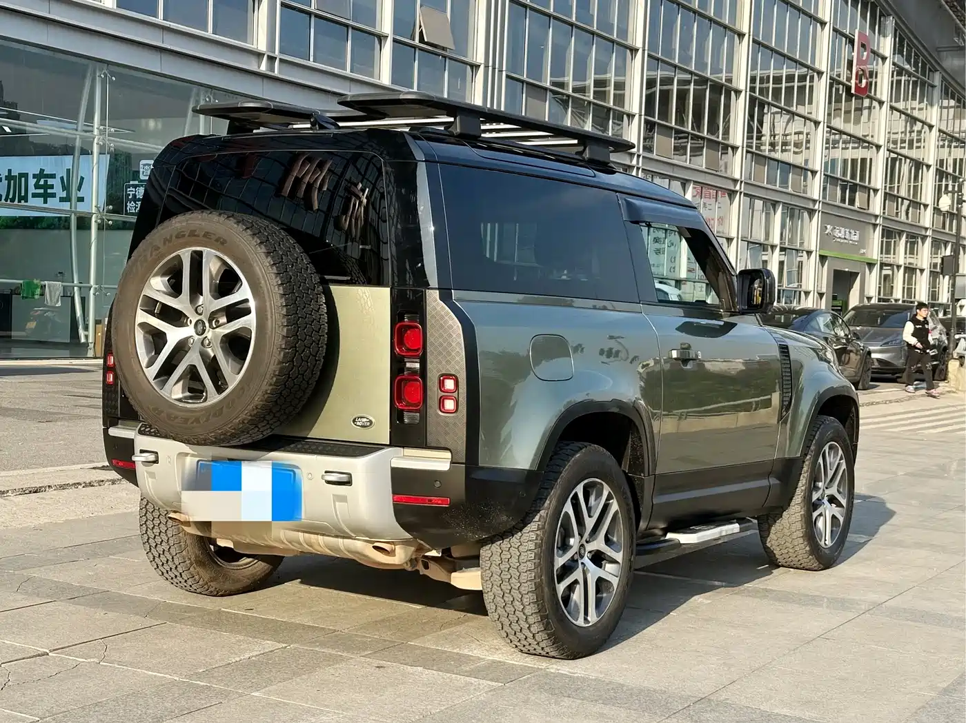 Land Rover Defender 2022 Model 90 3.0T P400 XS фото 6