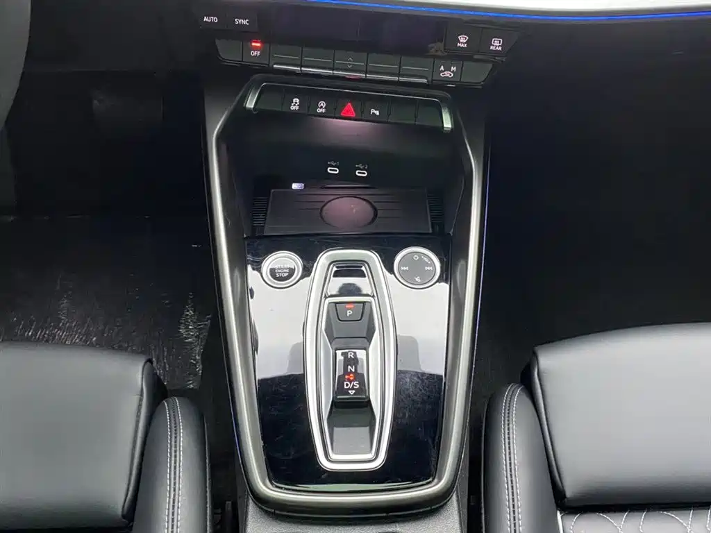 Audi A3 2025 Facelift A3L Limousine 35TFSI Flying Spur Premium фото 23