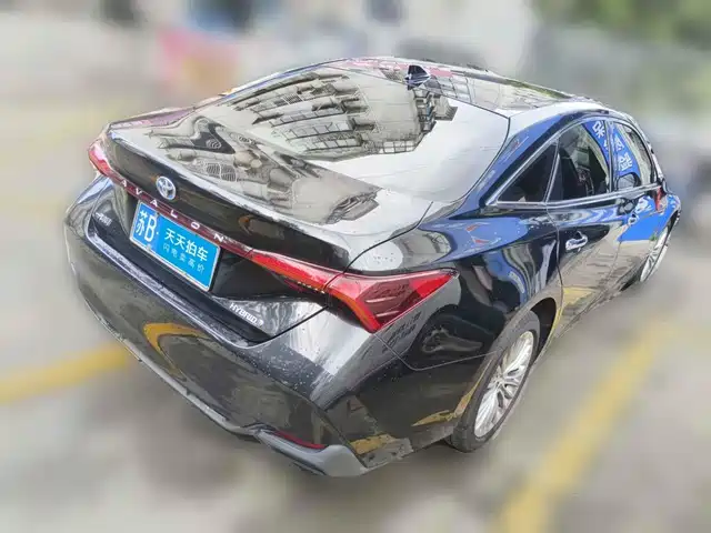 Toyota Avalon 2019 Hybrid 2.5L XLE Premium Edition China VI — фото 2