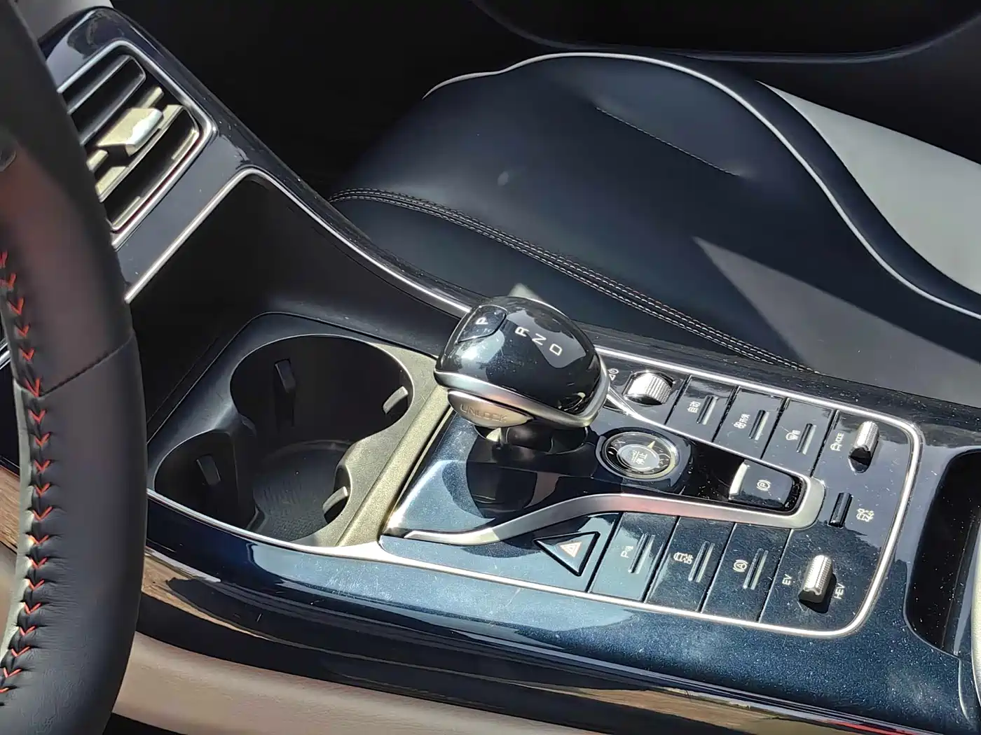 BYD Qin PLUS 2021 DM-i 55KM Flagship фото 11