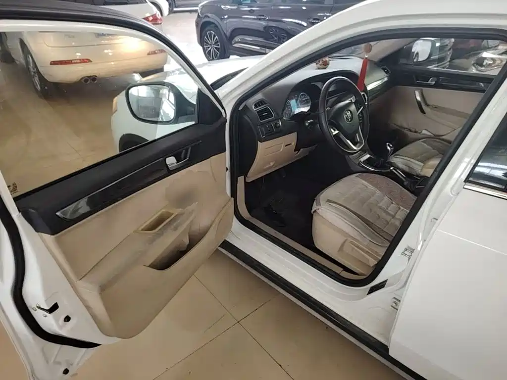 Photo 16 - Zhonghua V5