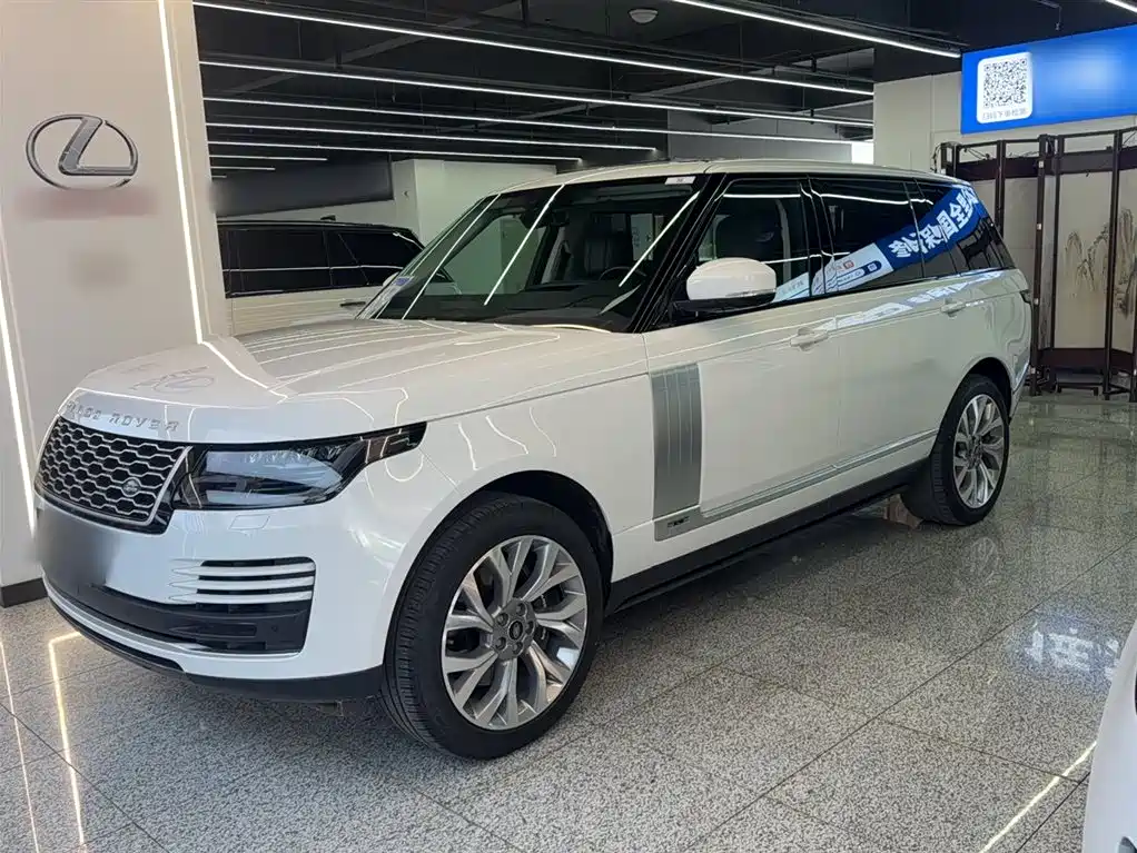 Land Rover Range Rover 2021 3.0 L6 Heritage Extended Classic Edition фото 2