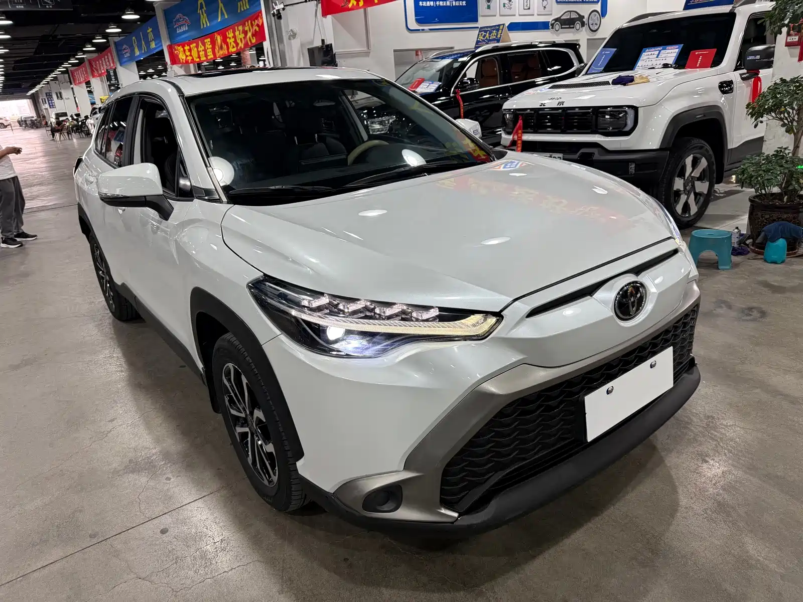 Photo 3 - Toyota Frontlander