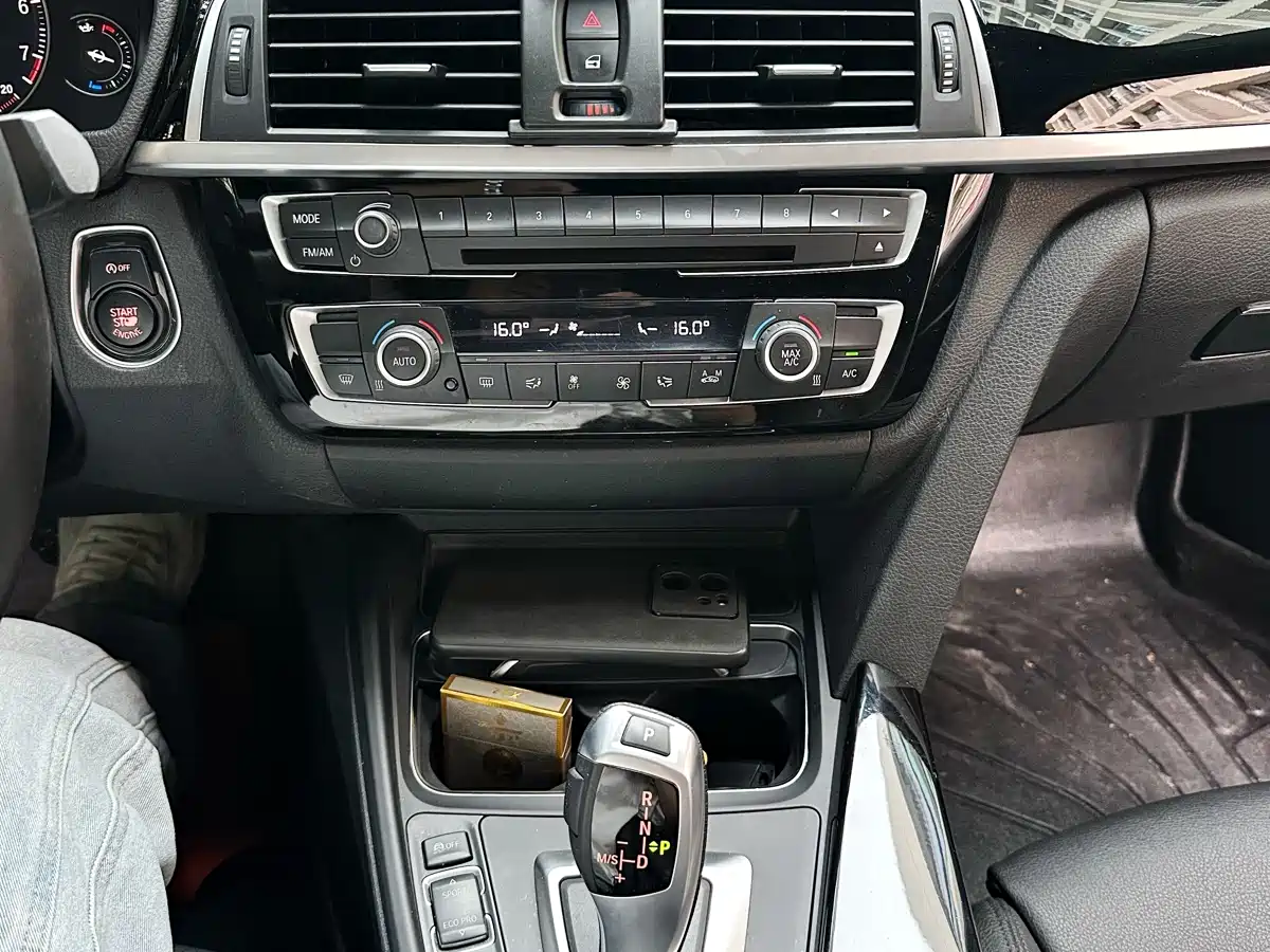 BMW 3 Series GT 2020 320i M Sport Package фото 14