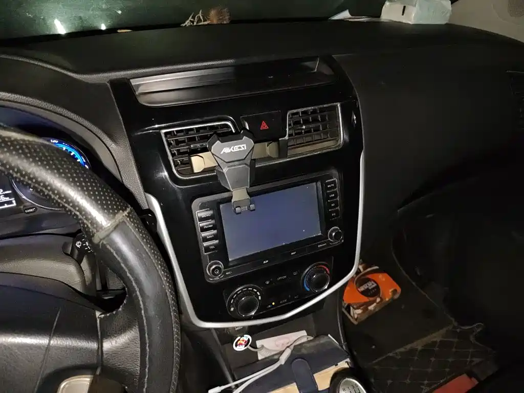 Dongfeng Fengxing Fengxing F600 2017 2016 F600L 1.5T Premium