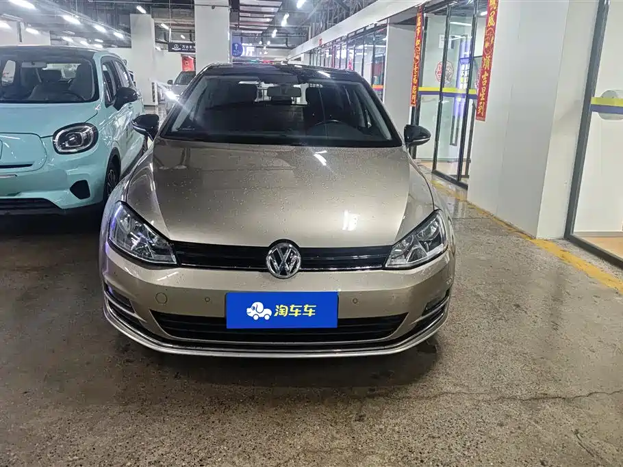 Volkswagen Golf 2017 1.6L Auto Comfort Millionth Edition фото 2
