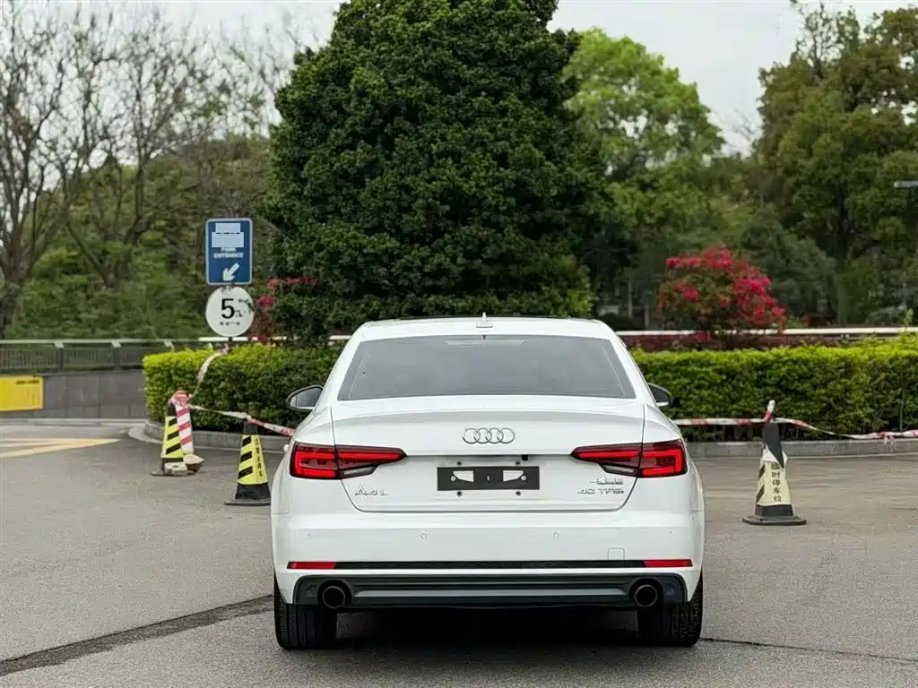Audi A4L 2018 30th Anniversary 40 TFSI Fashion фото 5
