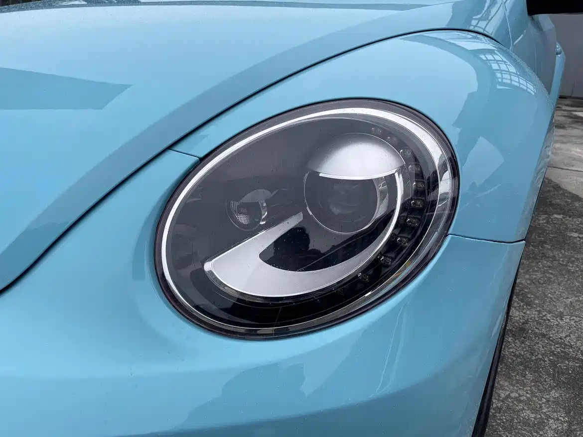 Volkswagen Beetle 2018 180TSI Trend Joy Edition фото 26