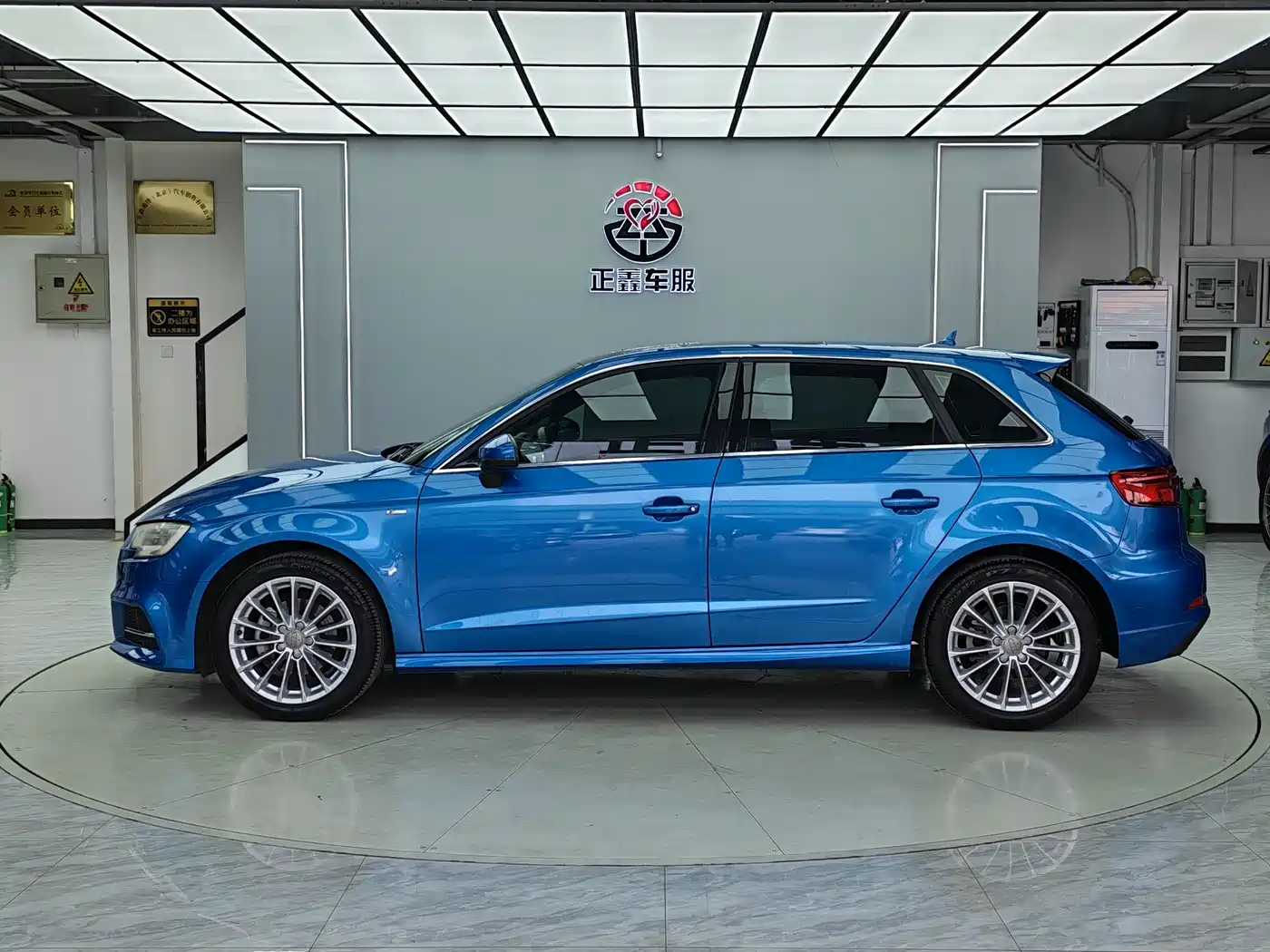 Audi A3 2018 30th Anniversary Sportback 35 TFSI Fashion фото 4