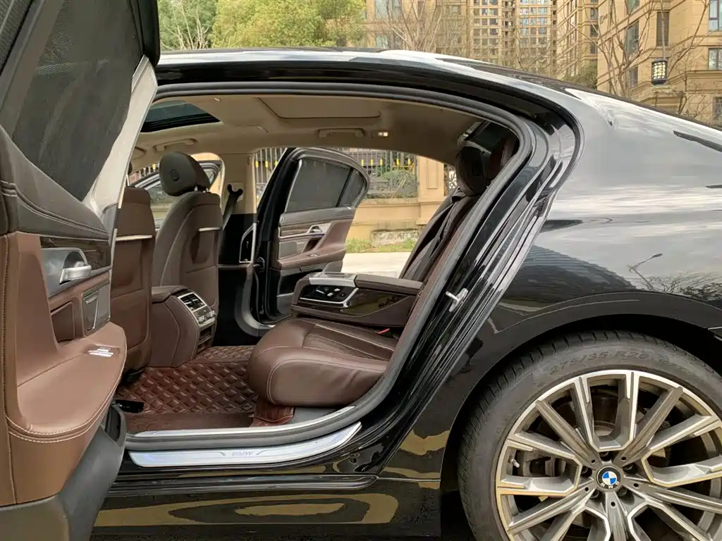 BMW 7 Series 2021 Model 730Li Luxury Package фото 12
