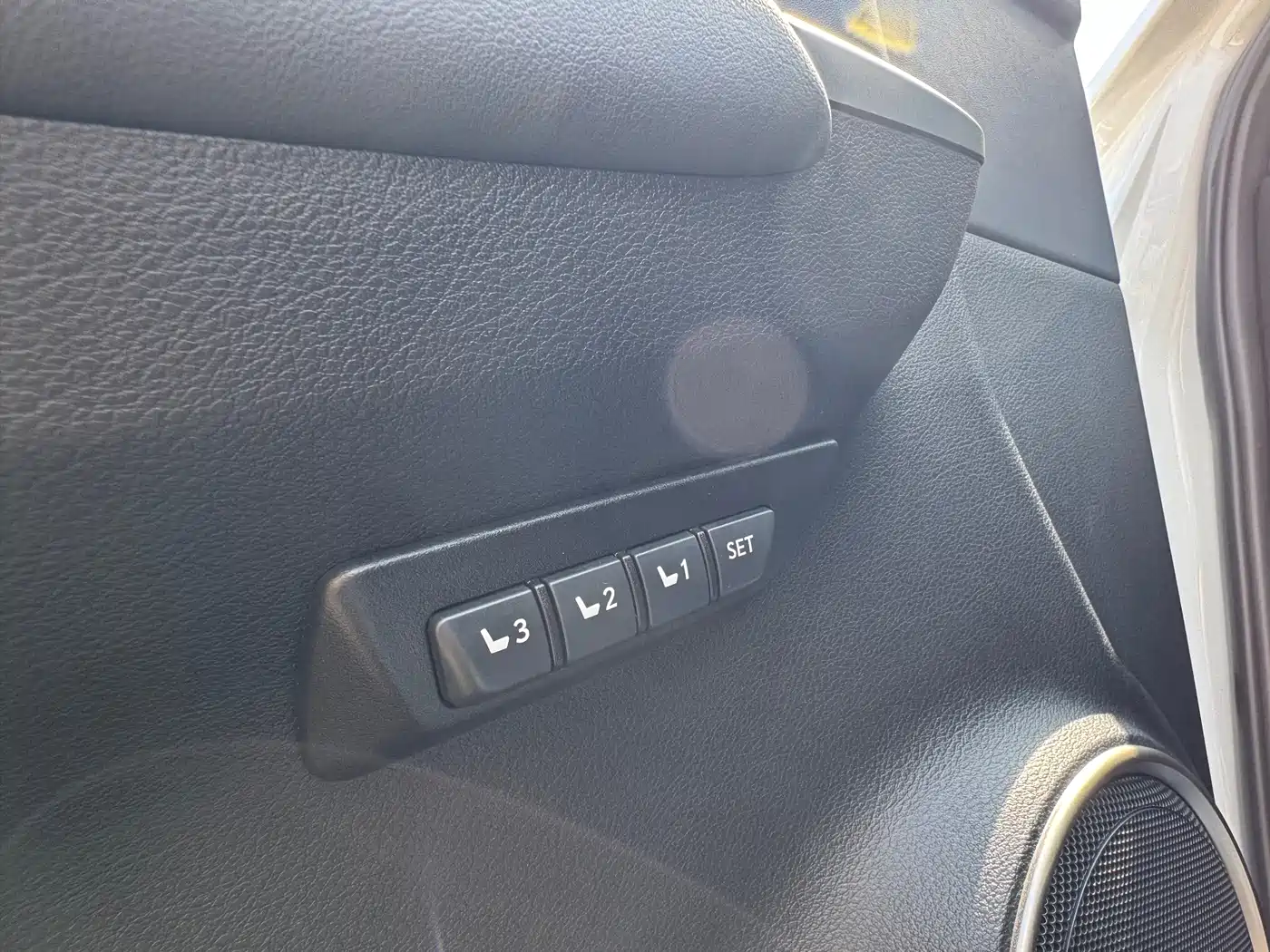 Фото 6 - Lexus NX
