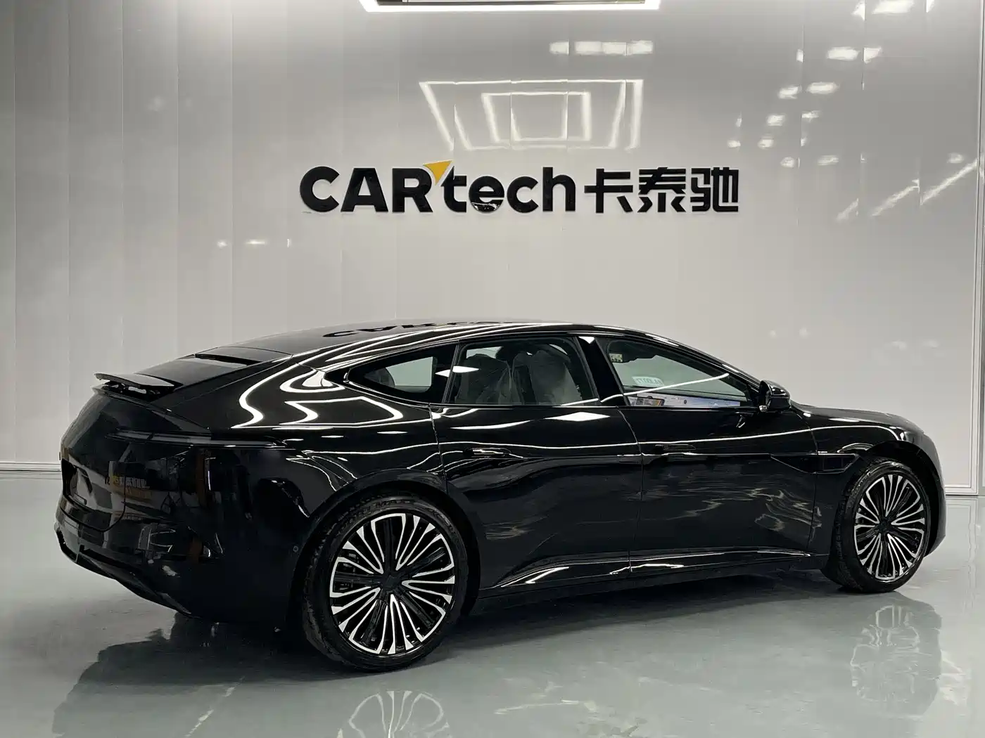 Avatr 12 2025 Facelift Ultra EV AWD фото 18