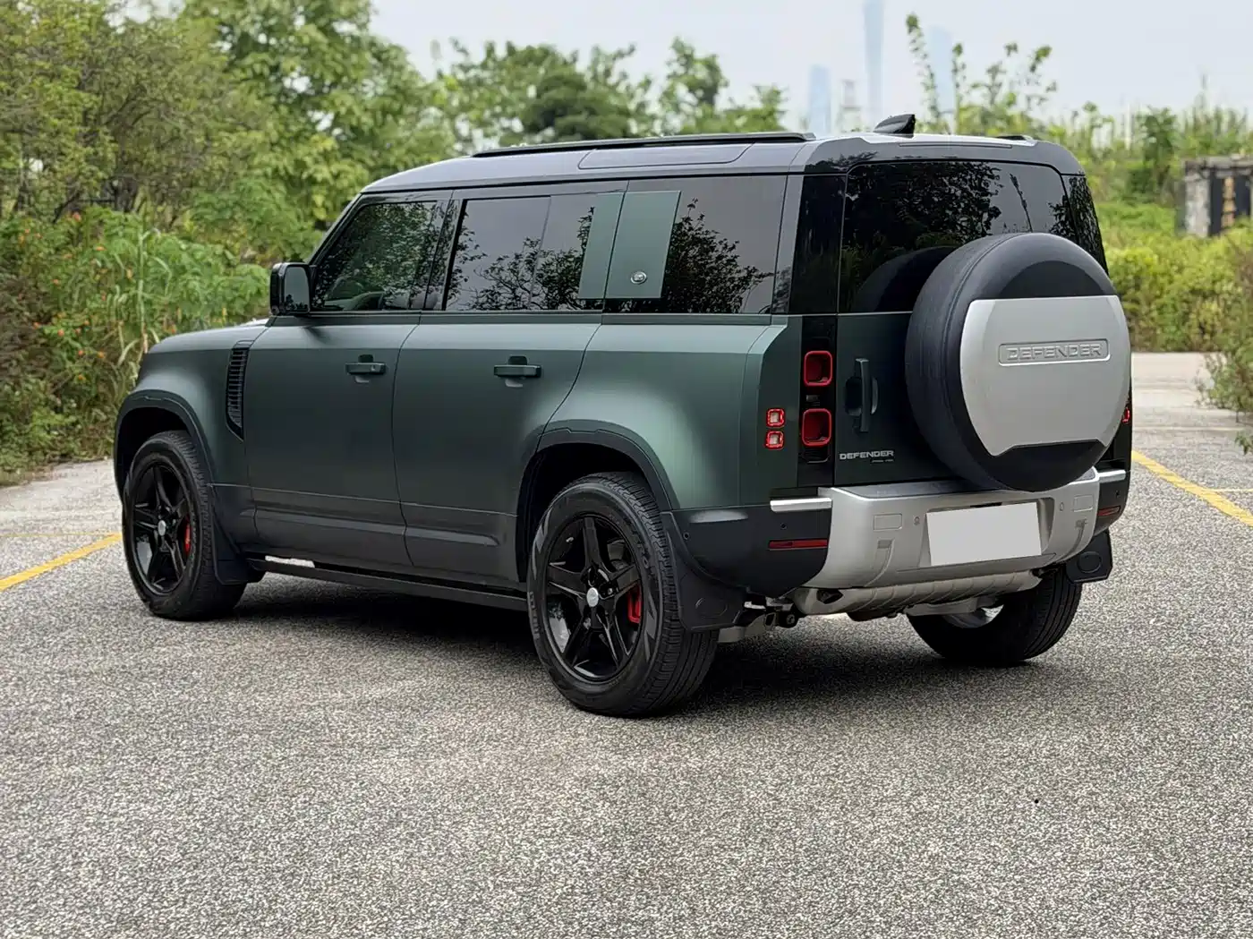 Land Rover Defender 2020 Model 110 P400 HSE фото 7