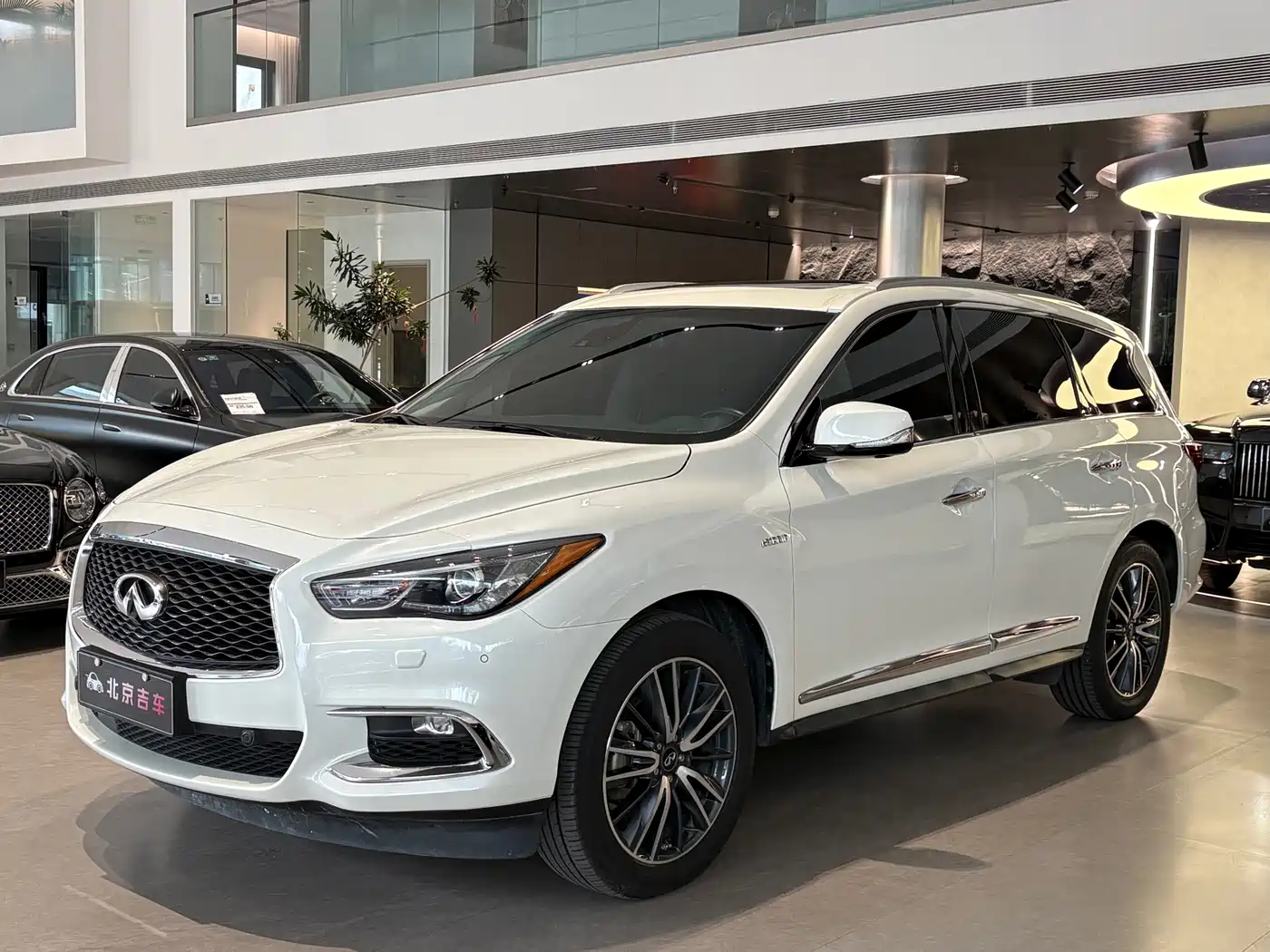 Infiniti QX60 (Import) 2018 2018 2.5 S/C Hybrid AWD Champion Family Edition