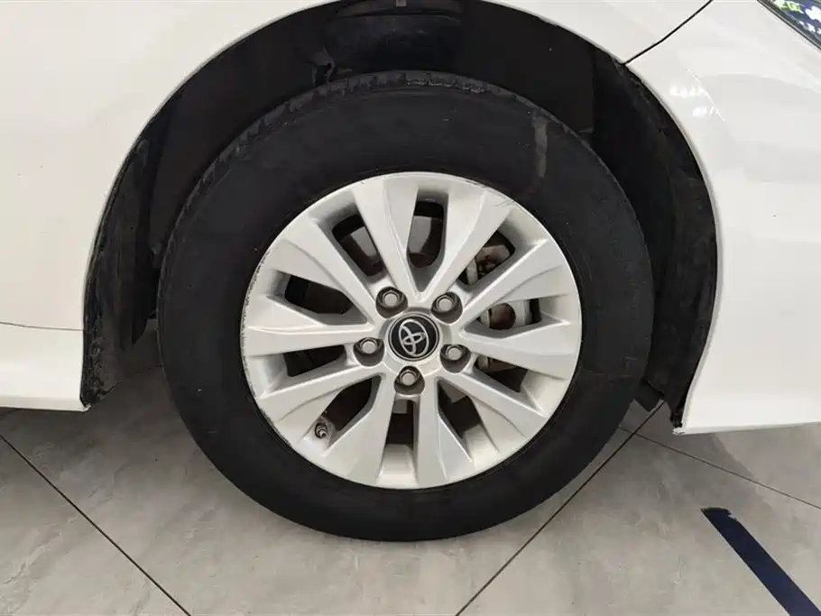 Toyota Corolla 2022 Hybrid 1.8L E-CVT Pioneer Edition фото 6