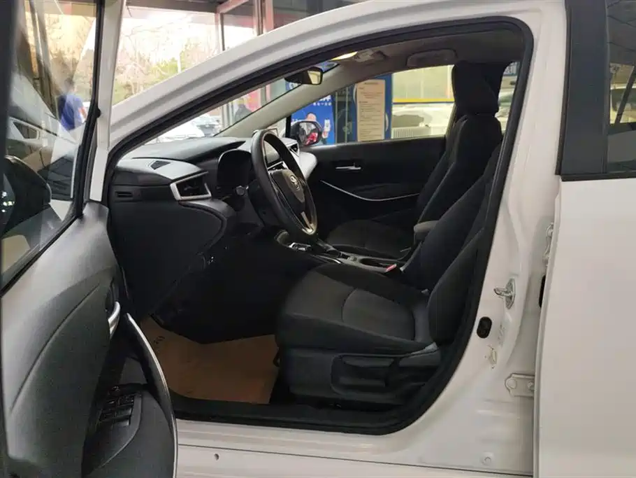 Toyota Corolla 2022 Hybrid 1.8L E-CVT Pioneer Edition фото 9
