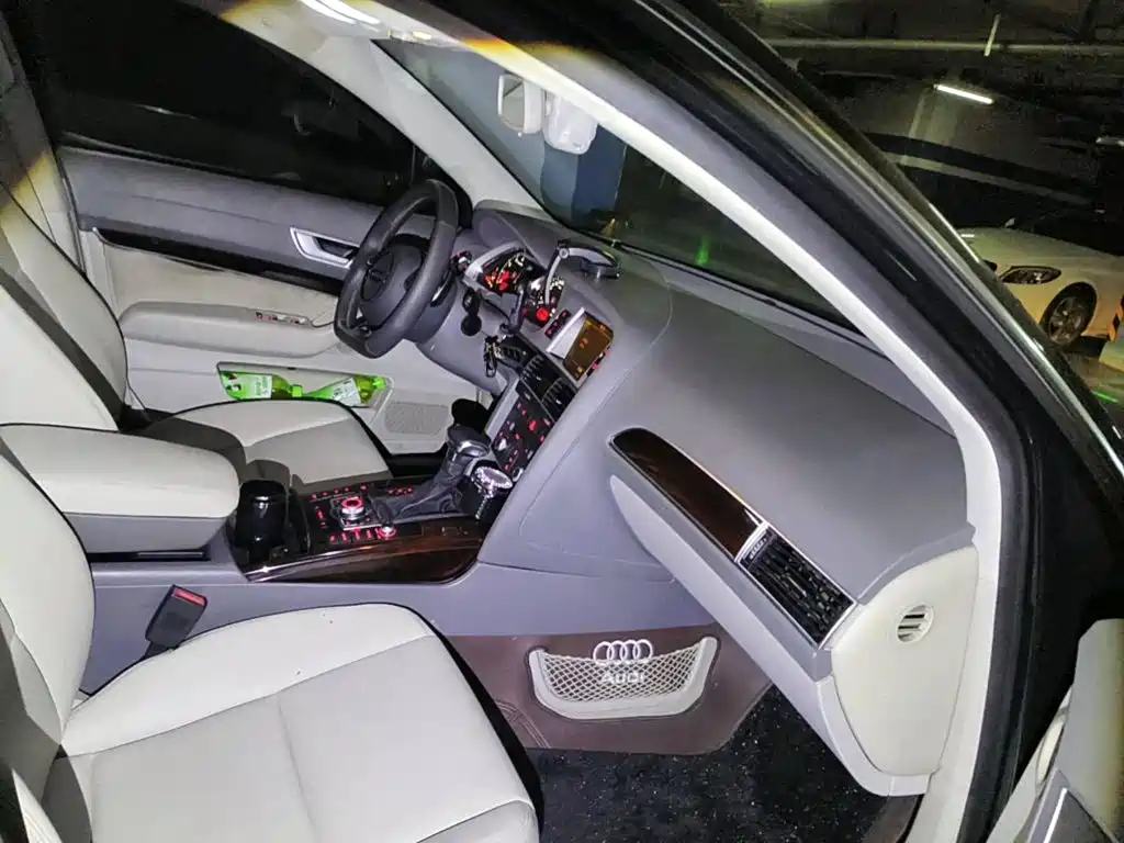 Photo 13 - Audi A6L