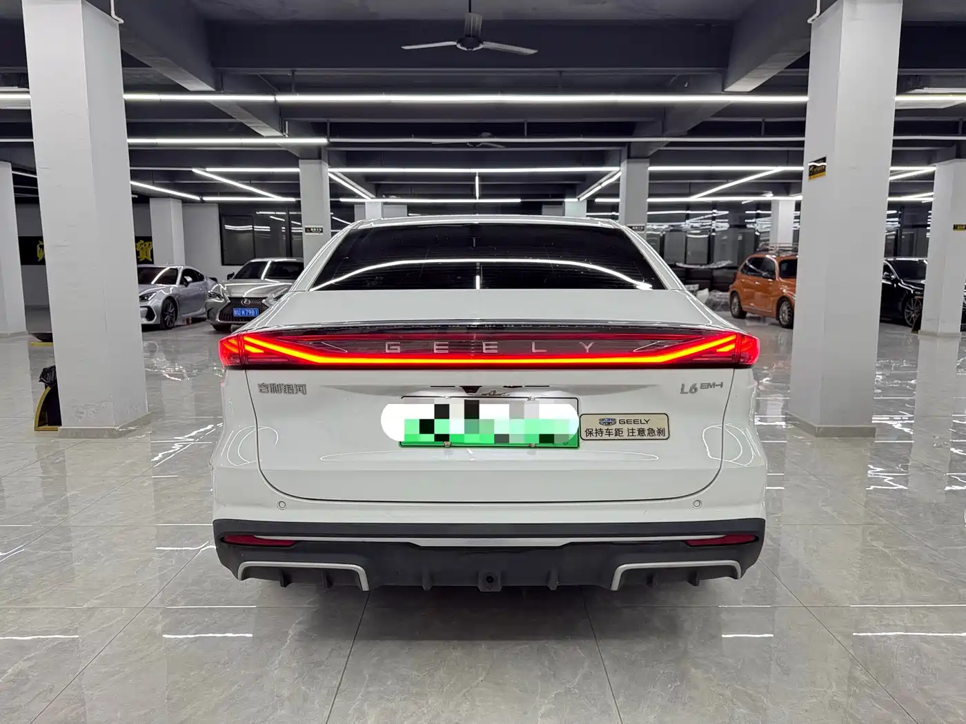 Geely Galaxy Galaxy L6 2025 EM-i 60km Voyage Edition фото 4