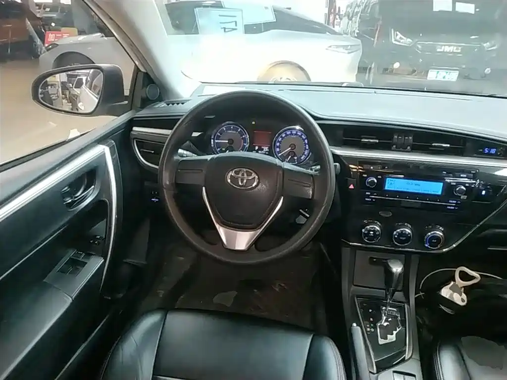 Toyota Corolla 2014 1.6L CVT GL-i фото 11