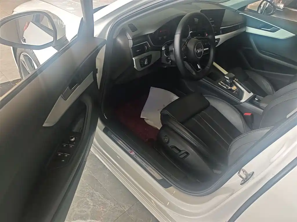 Audi A4L 2020 40 TFSI Fashion Dynamic Edition фото 16